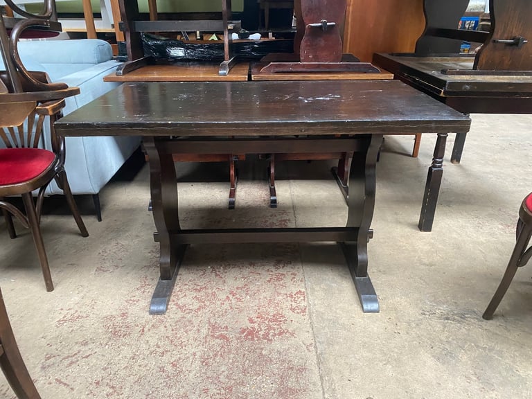 image for 6 X OAK DINING TABLES 120Cm X 69Cm  EX PUBLIC HOUSE ,IDEAL FOR XMAS  ,DELIVERY