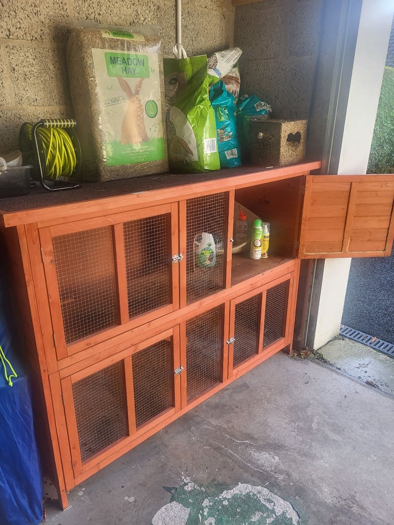 Rabbit hutch and Accessories 
