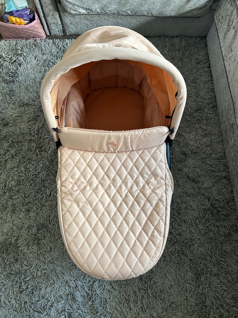 My Babiie MB200i Bassinet – Blush (Like New)