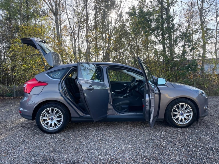 2011 Ford Focus 2.0 TDCi Titanium 5dr Powershift HATCHBACK DIESEL Automatic