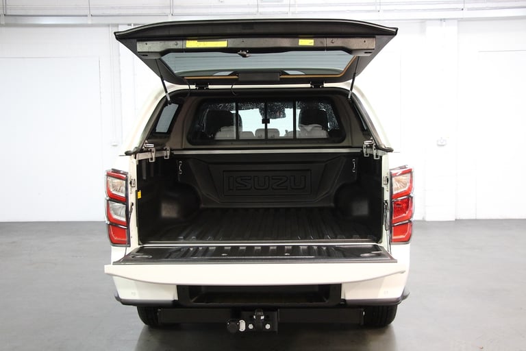 2025 Isuzu D-Max TD V-Cross Double Cab 4x4 [205] (BIG SPEC, FREE MAINLAND UK DELIVERY !!) Pick Up...