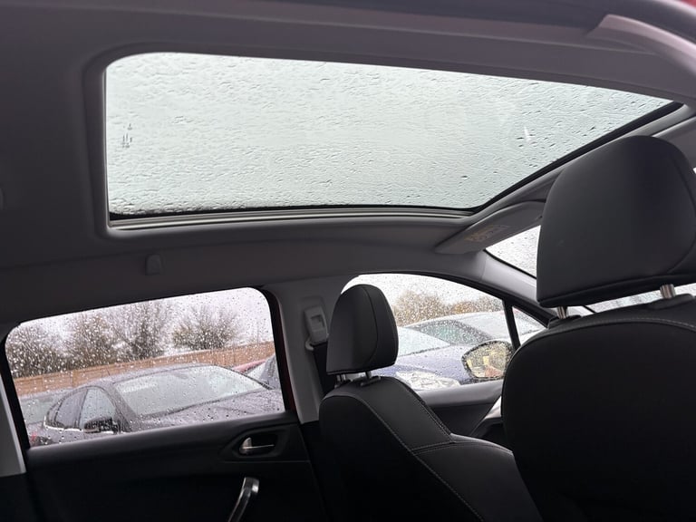 PEUGEOT 2008 1.2 PureTech Allure 2015