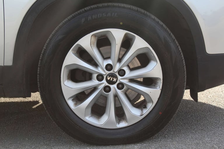2012 Kia Sorento 2.2 Sorento KX-3 Sat Nav CRDi 4x4 Auto 4WD 5dr SUV Diesel Automatic