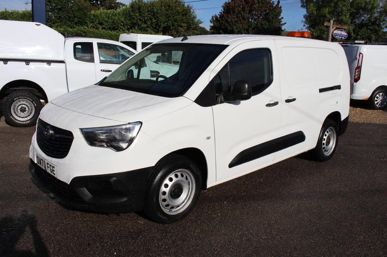 image for VAUXHALL COMBO 1.5 Turbo D 2300 Dynamic L2 H1 Euro 6 4dr 2021