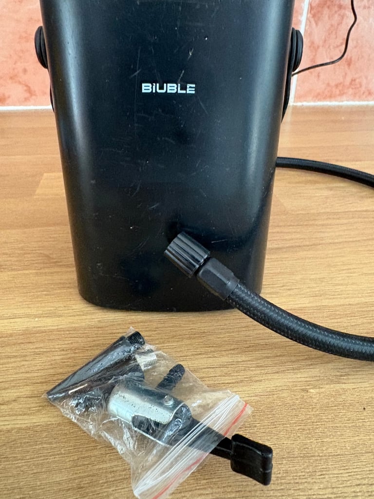 Air compressor/Tyre inflator 