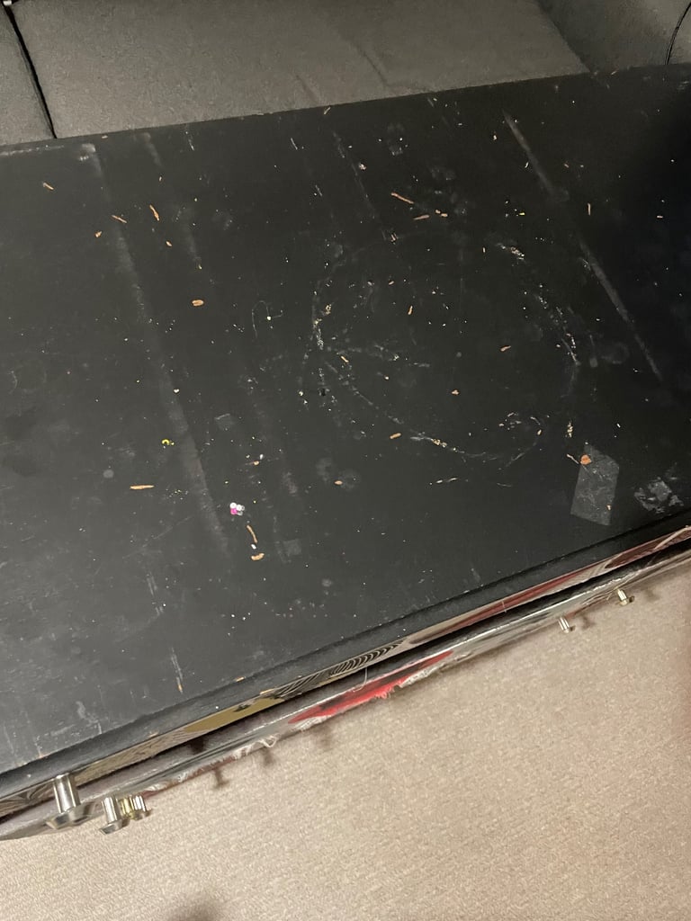 Chest of drawers *free*