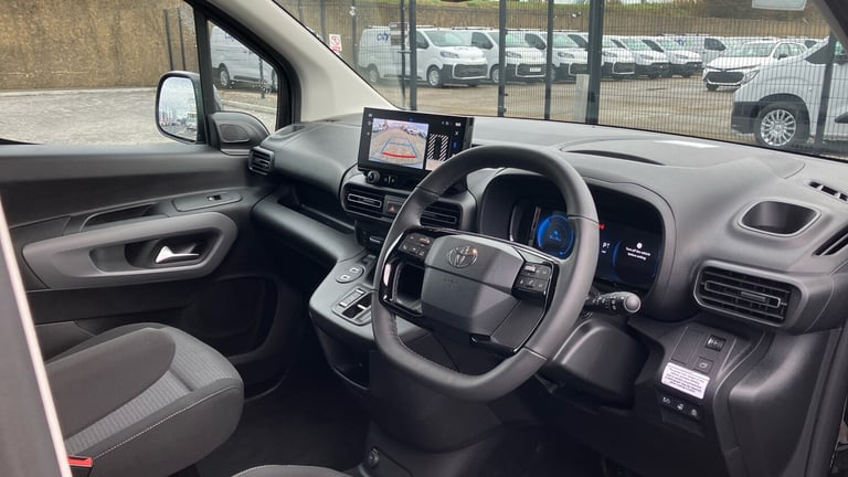 2025 Toyota PROACE CITY Verso 100kW Design L1 50kWh 5dr Auto Electric Estate Estate Electric Auto...