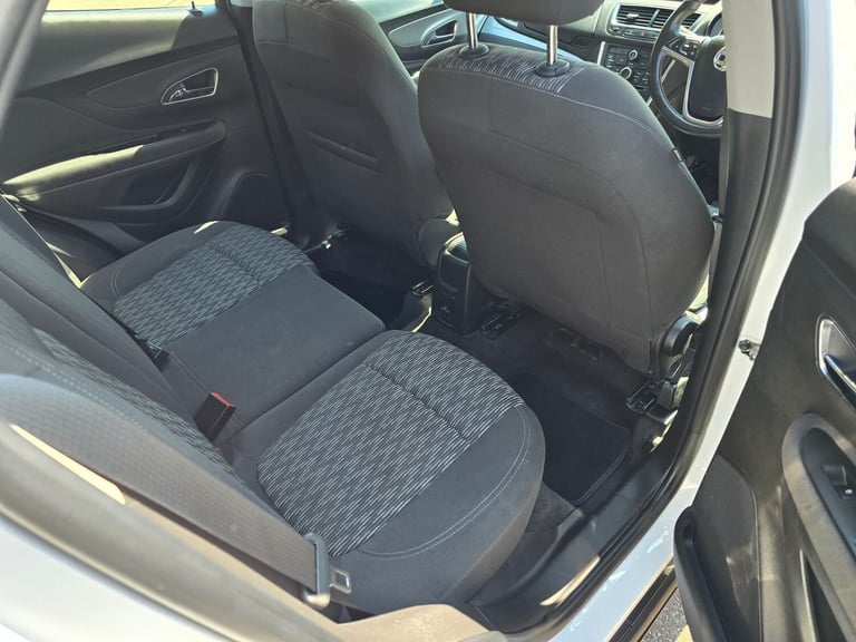 2016 Vauxhall Mokka 1.6i Exclusiv SUV 5dr Petrol Manual 2WD Euro 6 (s/s) (115 ps) SUV Petrol Manual