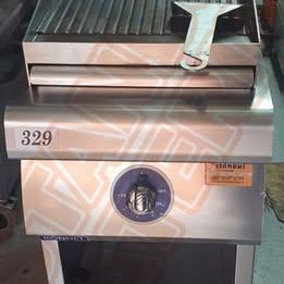 Bonnet Ribbed Griddle - 3 Phase - 400V - 5.4kW Electric Burger Griddle Cafe Commercial Equipment