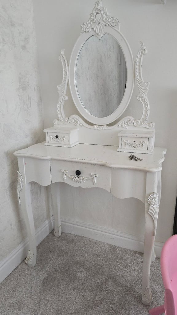 Dressing table and mirror
