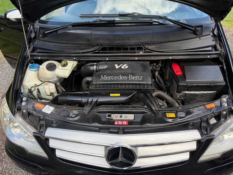 FRESH IMPORT 2011 MERCEDES-BENZ V350 AMBIENTE VIANO LONG WHEEL BASE 3.5 V6 AUTO