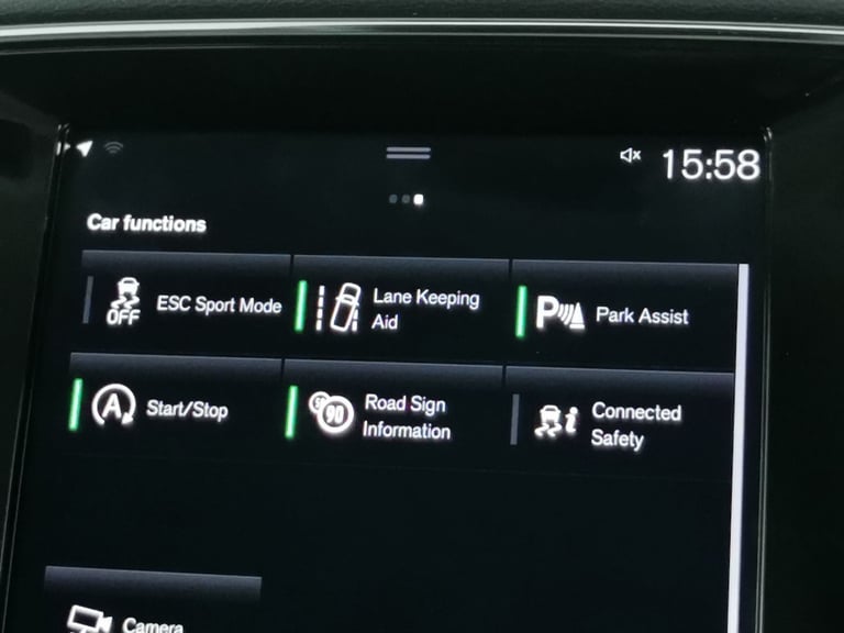 2020 Volvo XC40 1.5 T3 Momentum SUV 5dr Petrol Auto Euro 6 (s/s) (163 ps) - SENSUS SAT NAV  Suv P...