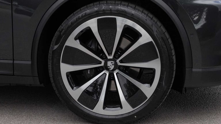 2025 Porsche Macan 300kW 4 100kWh 5dr Auto ESTATE ELECTRIC Automatic