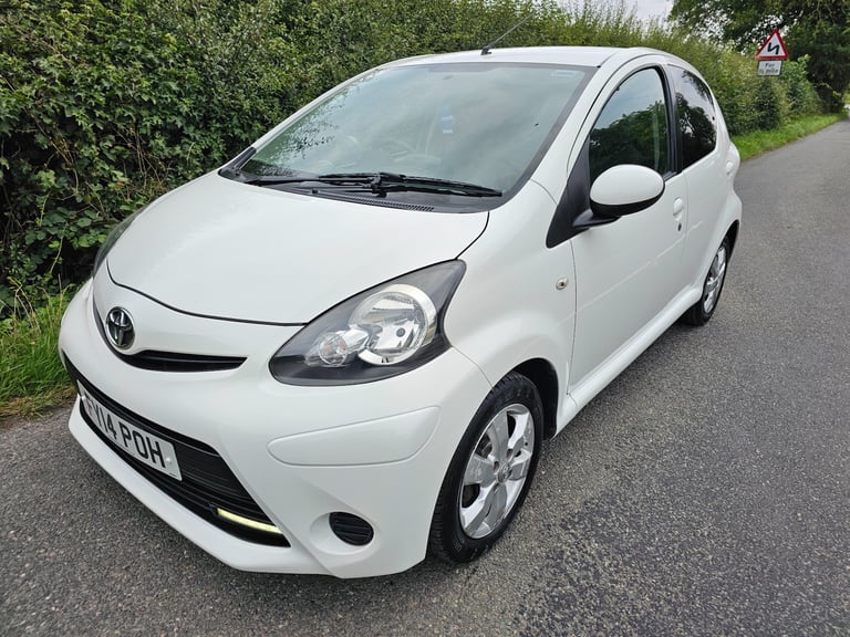 2014 Toyota AYGO 1.0 VVT-i Move with Style 5dr HATCHBACK Petrol Manual