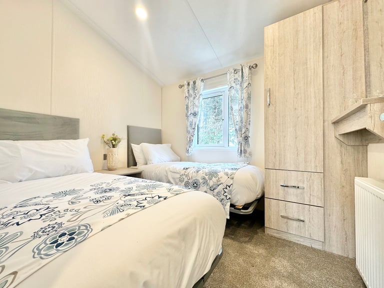 Luxury Static Lodge For Sale NOW REDUCED FOR QUICK SALE Suffolk Coast 11.5 Month Season 