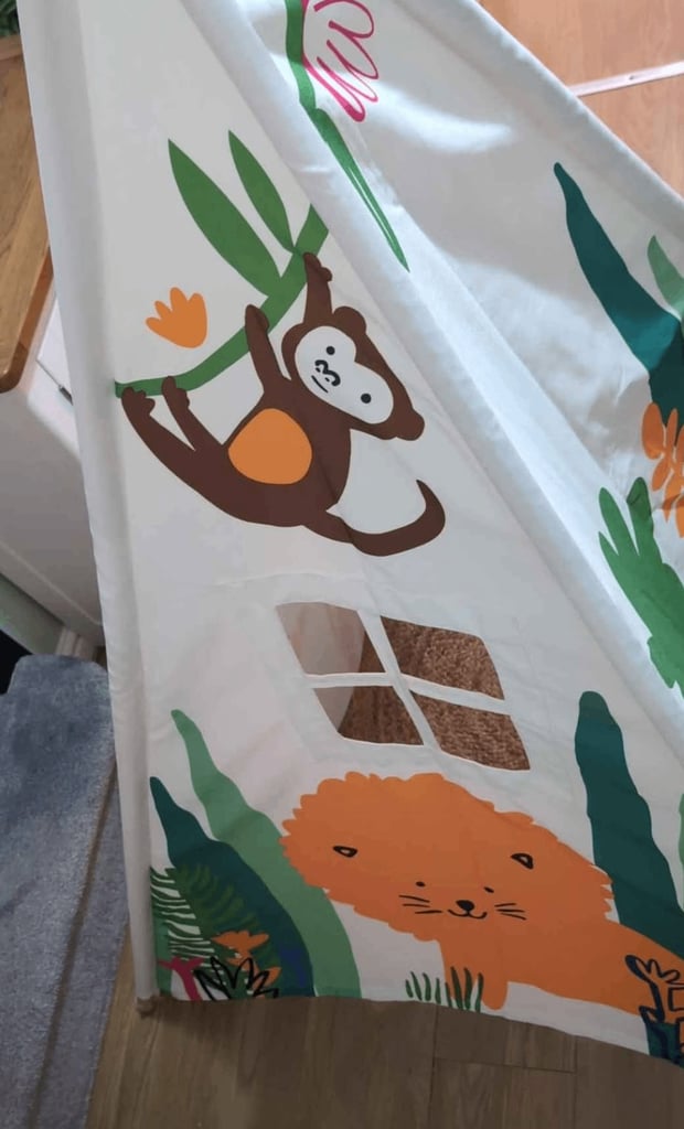 Jungle tipi tent 