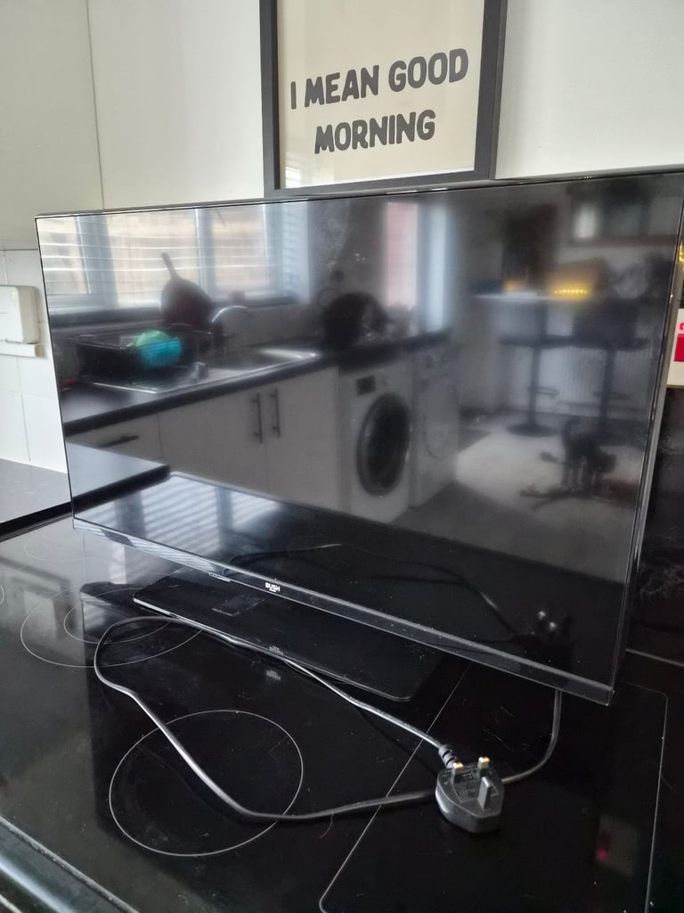 image for 32 inch tv almost new