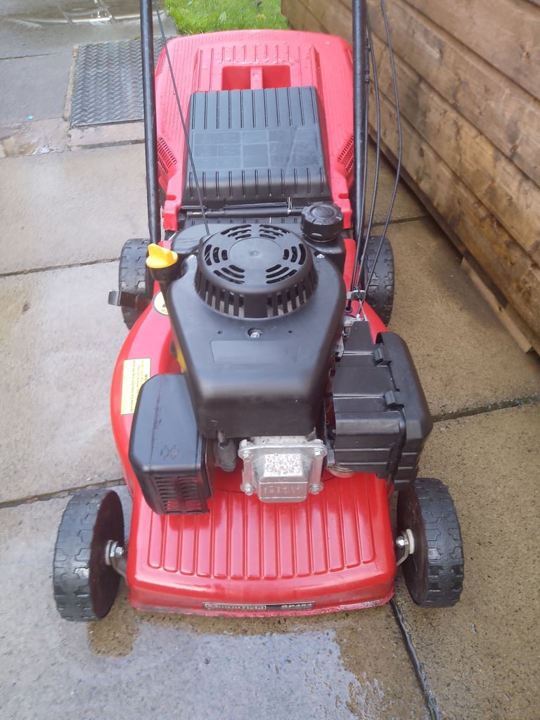 image for 18&quot; mountfield self propelled petrol lawnmower 