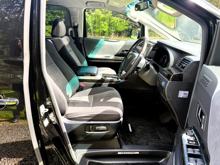 FRESH IMPORT 2014 TOYOTA VELLFIRE 2.4 PETROL/ELECTRIC HYBRID ULEZ COMPLIANT