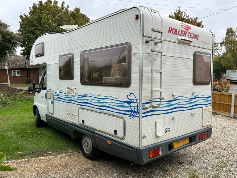 Roller Team Arabella 2001, 5 Berth, 6 Belts, Over Cab Bed, Rear Garage