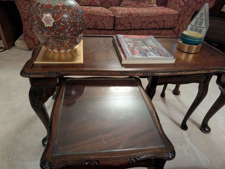 Wooden coffee table with two nesting tables 