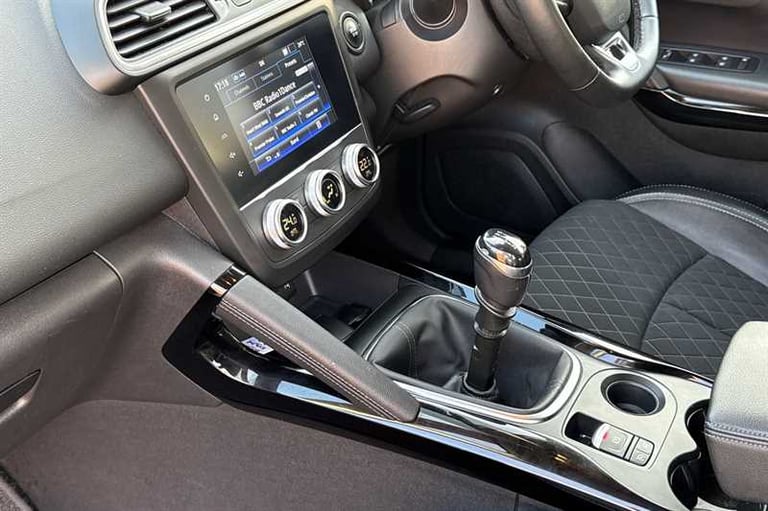 2020 Renault Kadjar 1.3 TCe Iconic SUV 5dr Petrol Manual Euro 6 (s/s) (140 ps) SUV Petrol Manual