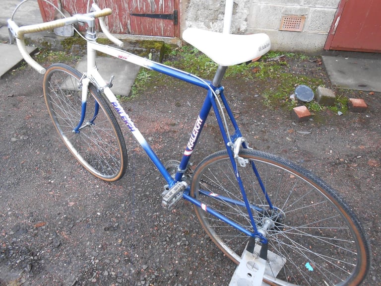 RALEIGH WINNER 10 SPEED ROAD RACING BIKE, RETRO RACER. 1980's.