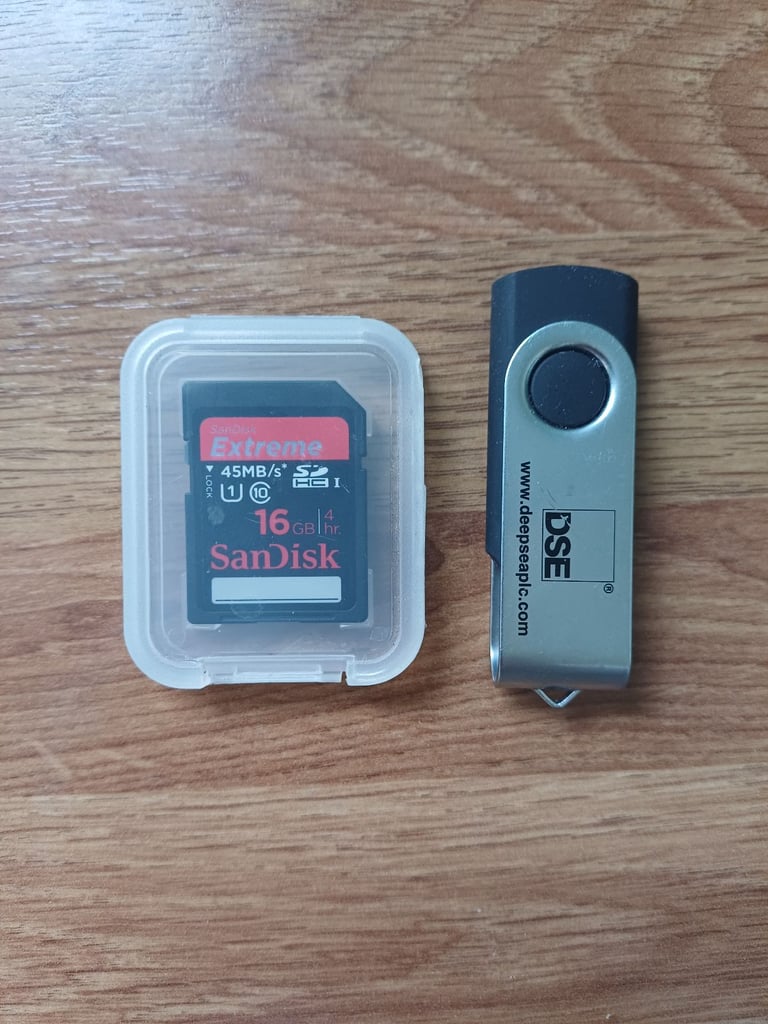 SD Memory Card and USB Stick 