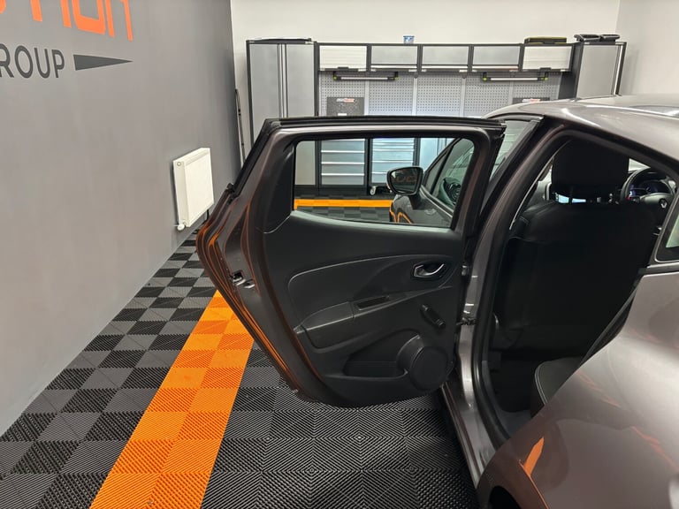 2015 Renault Clio 1.2 16V Dynamique Nav 5dr HATCHBACK Petrol Manual