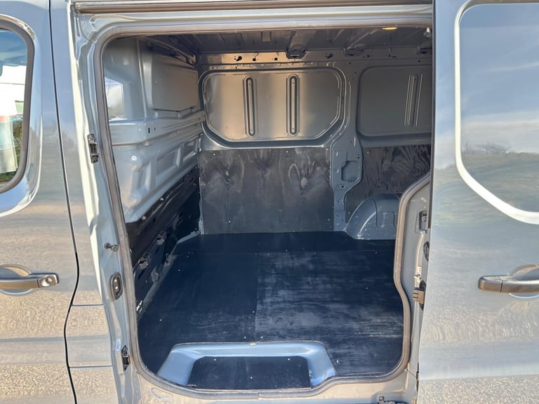 2022 Renault Trafic 2.0 dCi Blue 28 Sport SWB Euro 6 (s/s) 5dr PANEL VAN Diesel Manual