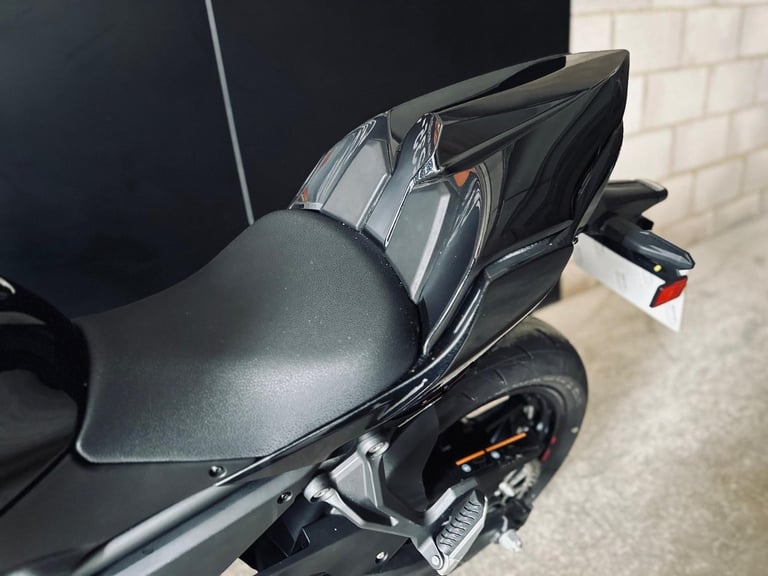 Stunning Low Mileage 2024/24 Kawasaki Z650 Motorcycle