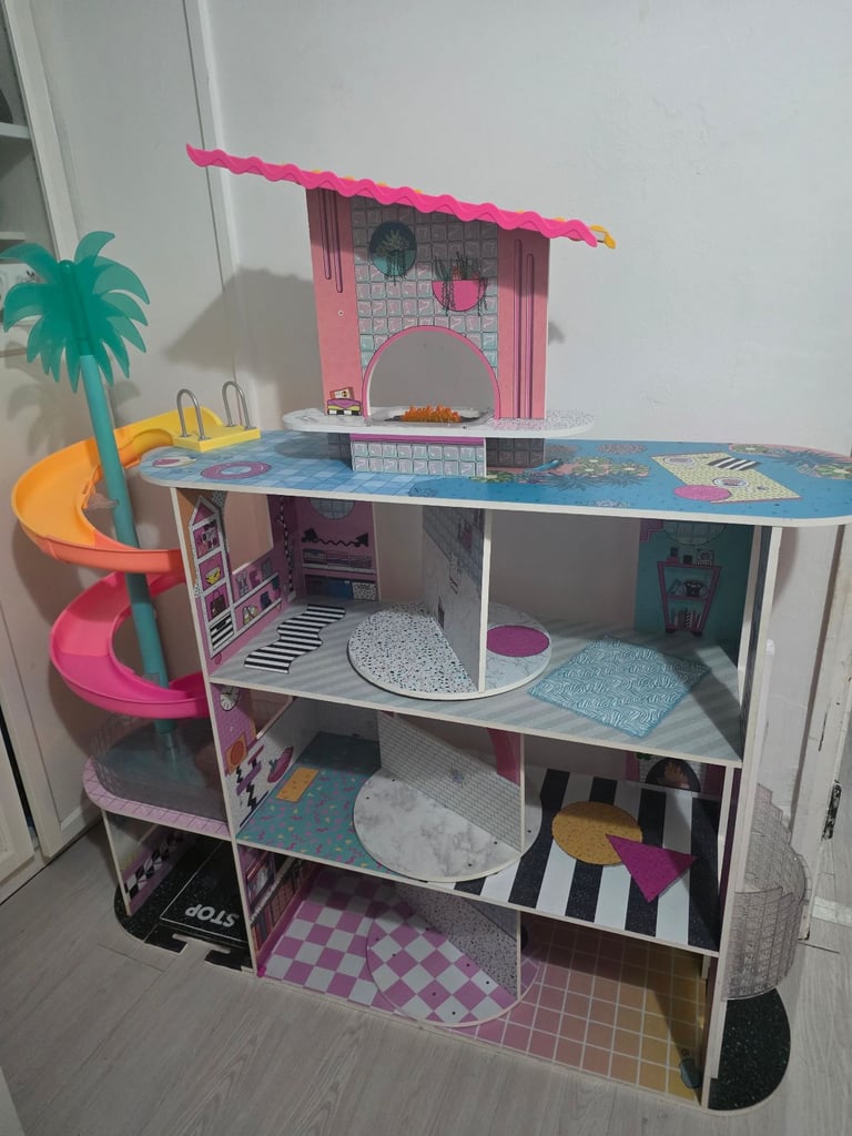 image for LOL Large Doll House