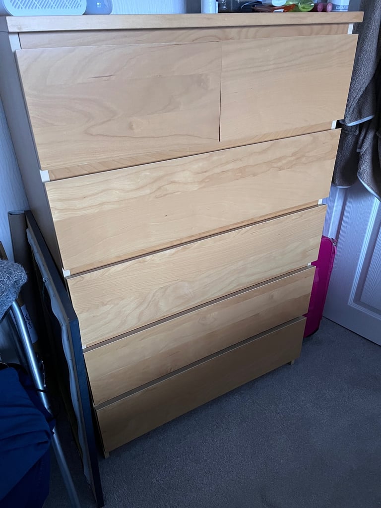 Free IKEA Malm chest of drawers