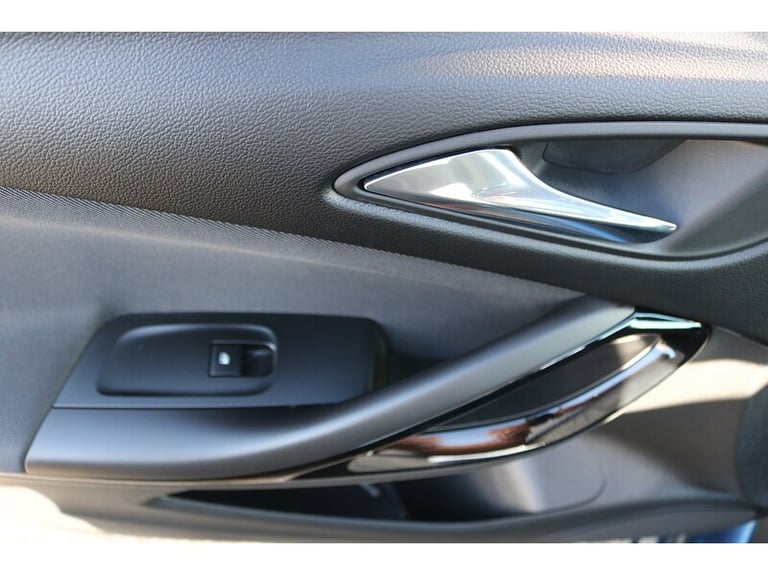 2017 Vauxhall Astra i Turbo SRi Estate Petrol Manual