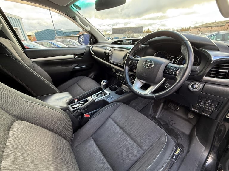2019 Toyota Hilux 2.4 D-4D Invincible 50 Pickup Double Cab 4dr Diesel Auto 4WD Euro 6 (s/s) ( Pic...