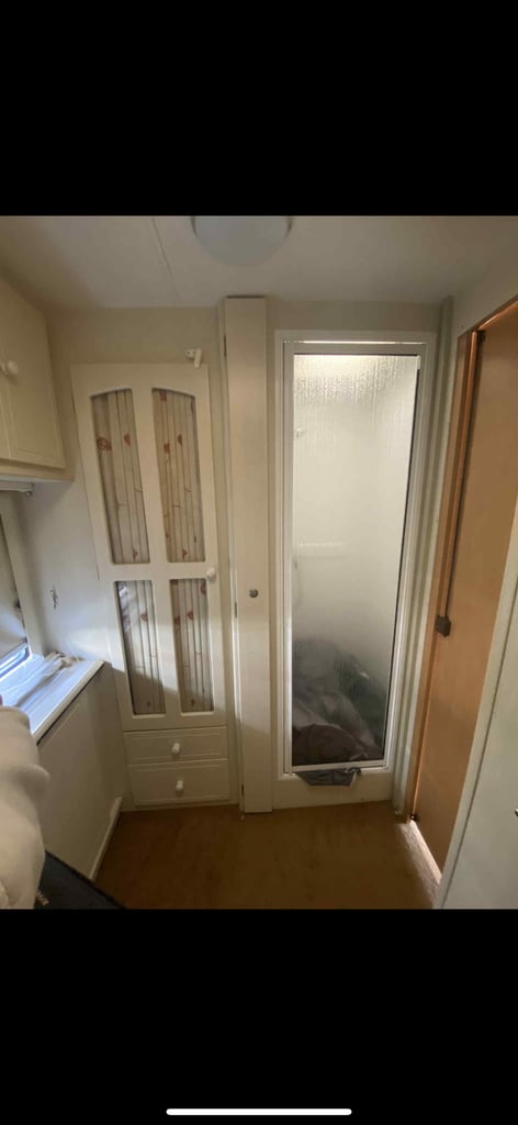 2005 COACHMAN VIP 520/4