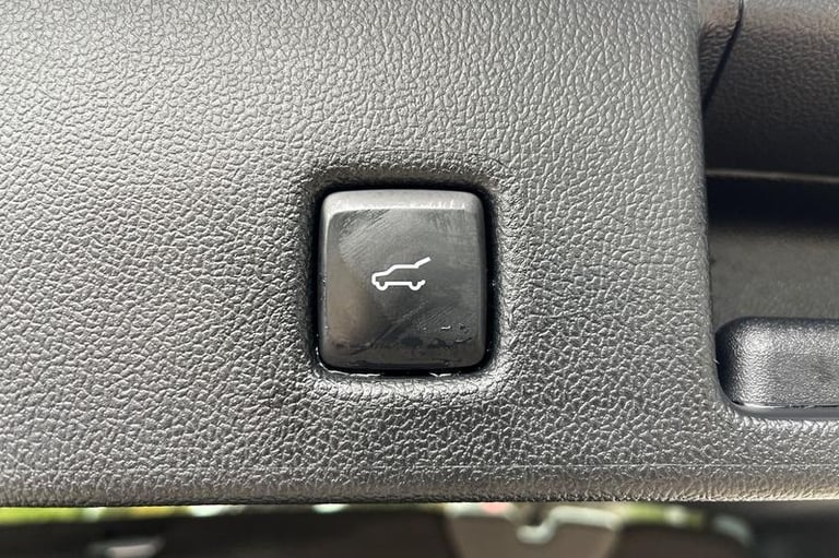 2023 Ford Kuga 2.5 FHEV Graphite Tech Edition 5dr CVT HATCHBACK PETROL/ELECTRIC Automatic