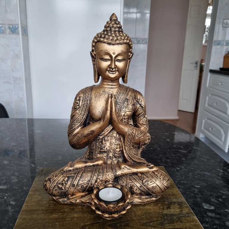 REDUCED PRICS NEW LARGE GOLDEN THAI BUDDAH