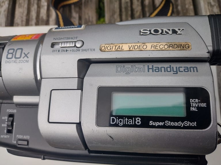 Sony DCR-TRV110E Video Camera recorder