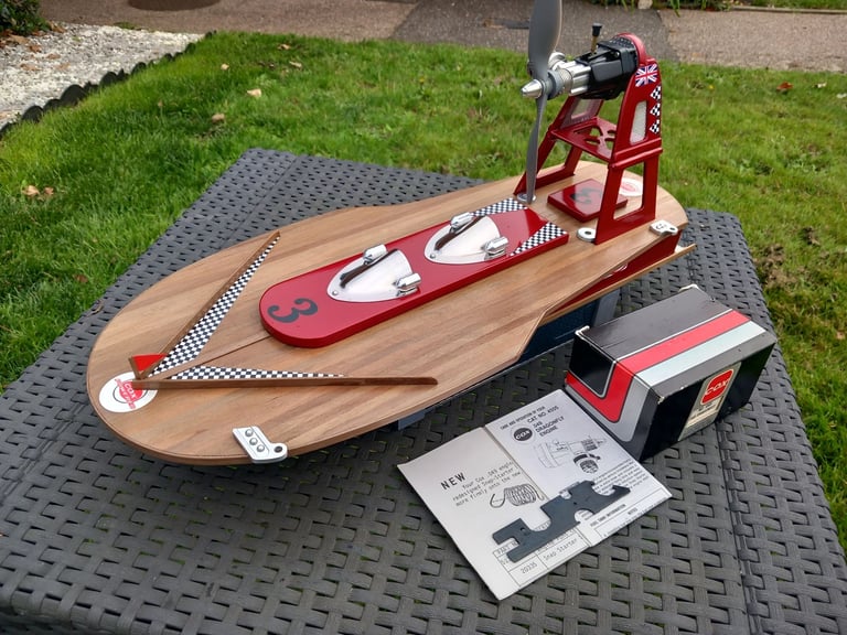 Model Boat. Cox Powered Hydroplane Vintage USA 