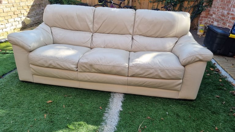 Lether sofa 3 seaters   Italian leather sofa beage 
