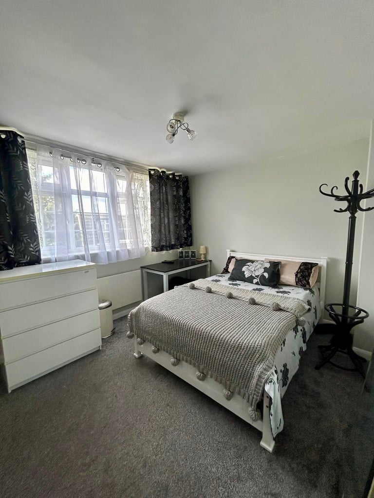 Double room for 1 person £700 pm-