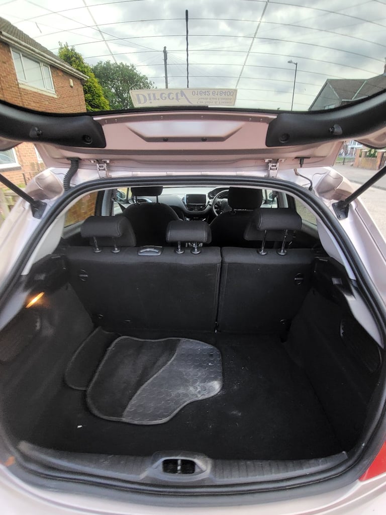 Peugeot, 208, Hatchback, 2013, Manual, 1560 (cc), 5 doors