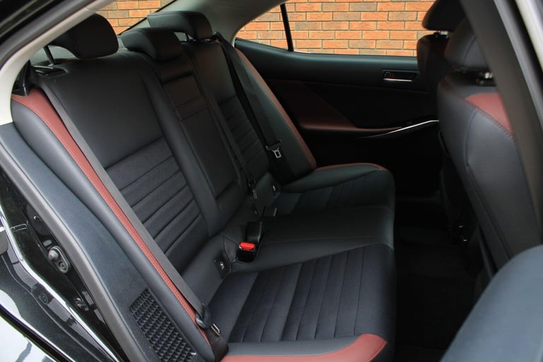 2018 Lexus IS 2.5 300h Sport E-CVT Euro 6 (s/s) 4dr SALOON Petrol/Electric Hybrid Automatic