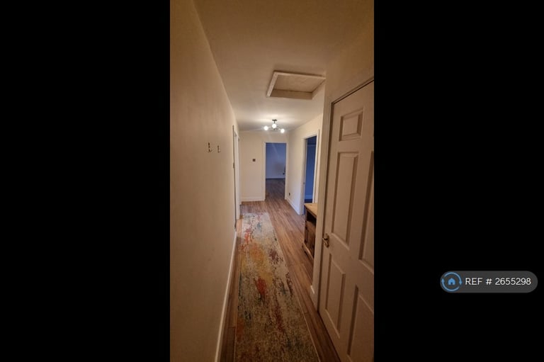 2 bedroom flat in Bury New Road, Manchester, M25 (2 bed) (#2655298)