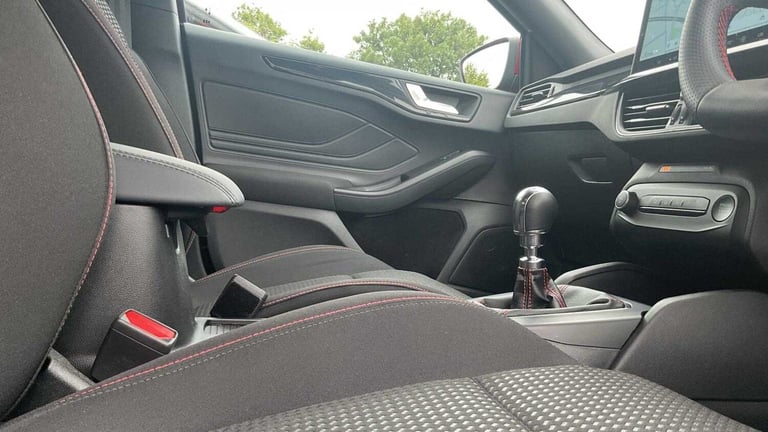 2025 Ford Focus 1.0 EcoBoost Hybrid mHEV ST-Line 5dr HATCHBACK PETROL Manual