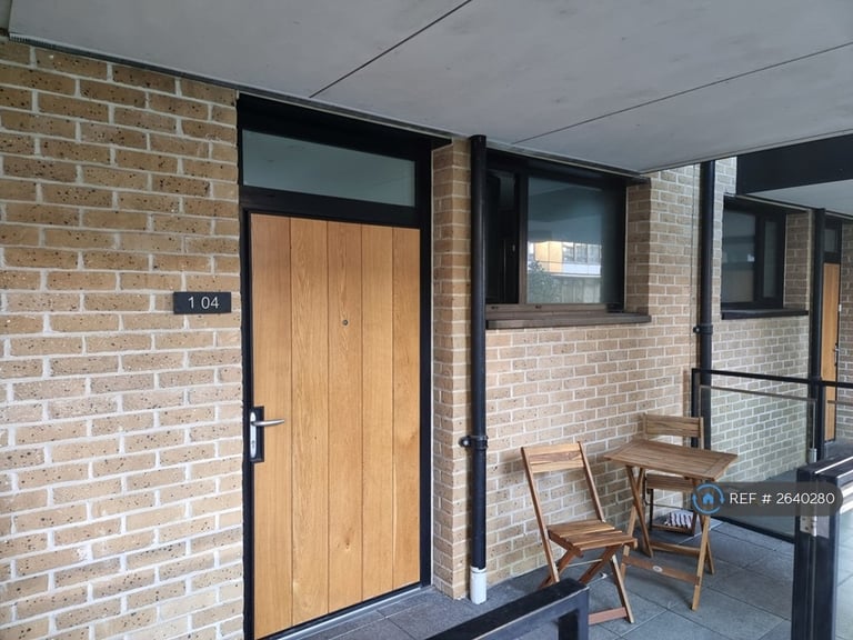 Studio flat in One The Elephant, London, SE1 (#2640280)