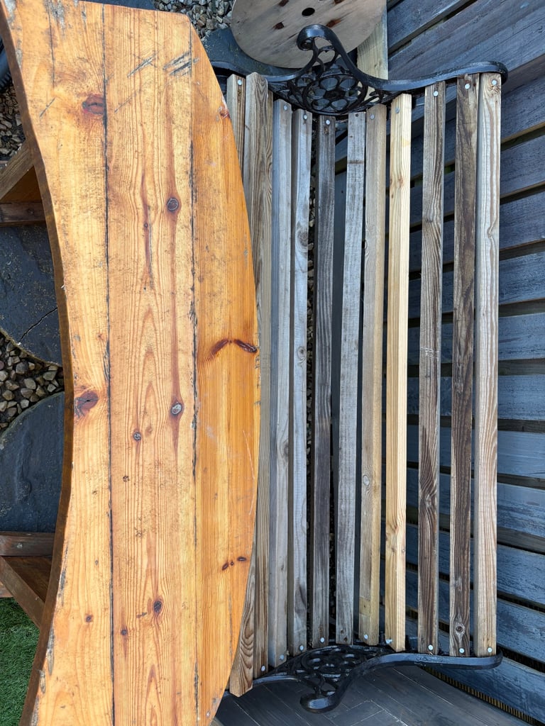 2 x garden benches for sale £80