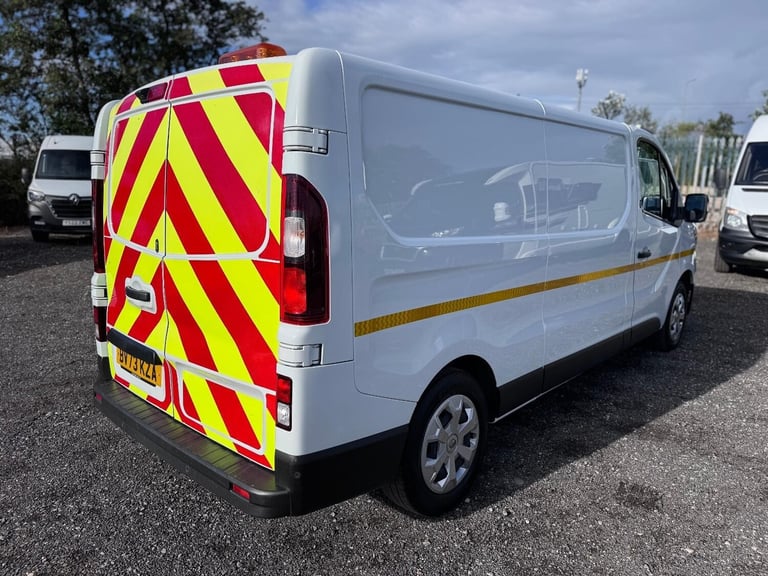 2023 73 Renault Trafic LL30 LWB Advance Van. Aircon. Appleplay. Rear Cam. NAV.