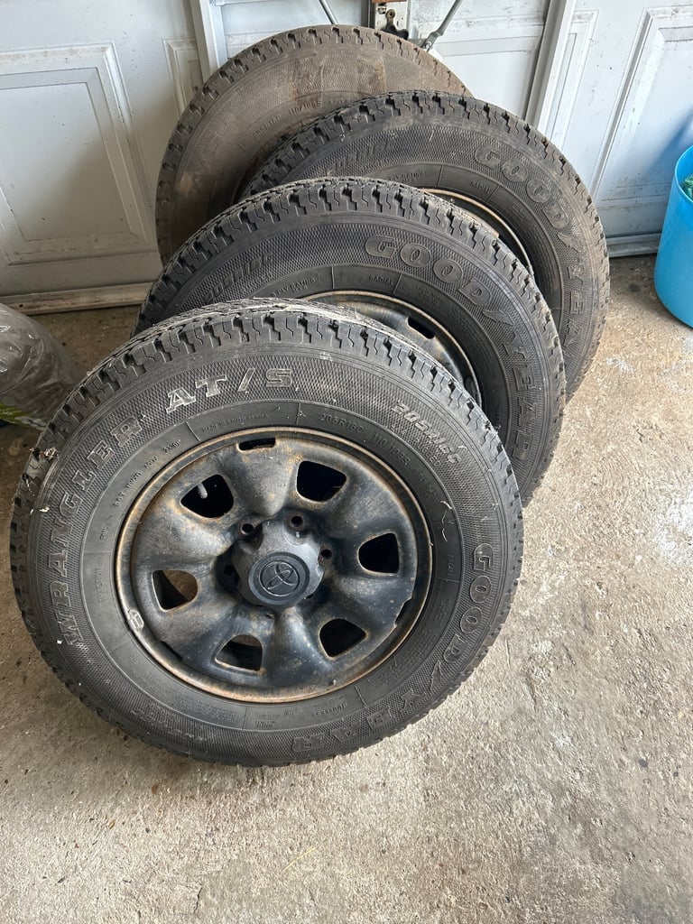 image for Toyota Hilux steel wheels and tyres